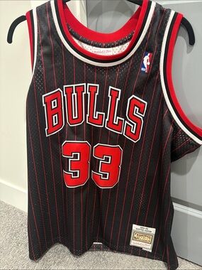 Mitchell & Ness Chicago Bulls #33 Black and Red Pinstripe Jersey